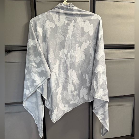 🍋 Lululemon All You Need Scarf - Picture 2 of 3